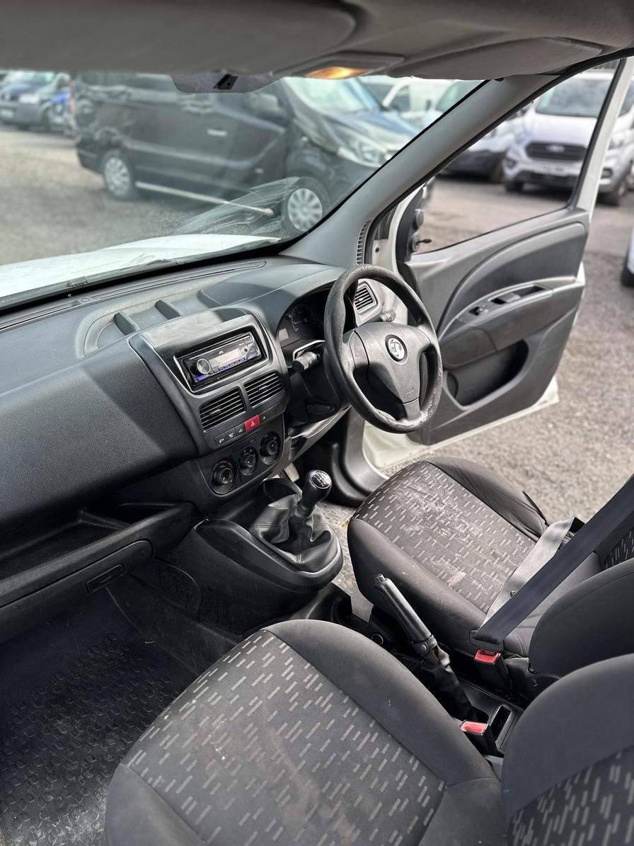 2015 Vauxhall Combo – Model: Combo 2000 L1H1 CDTi – DX65WSJ