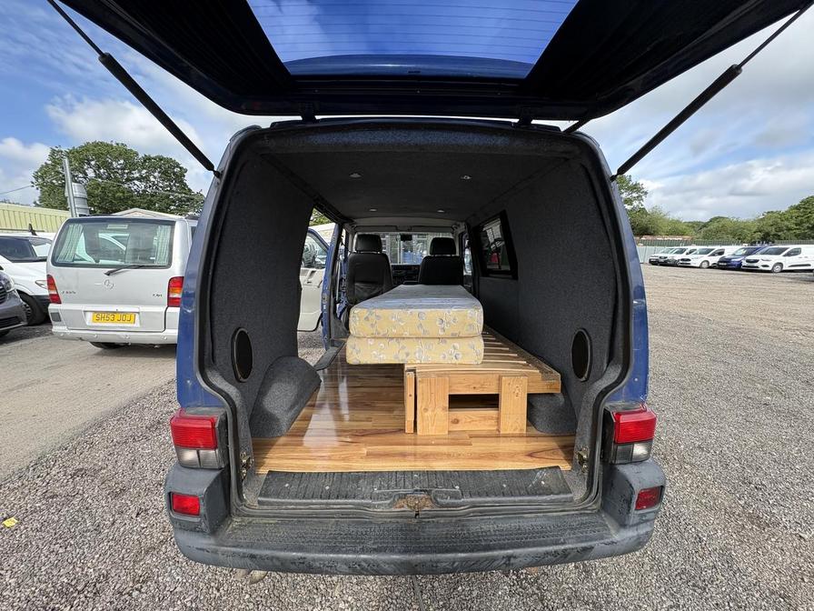 2001 Volkswagen Transporter – Model: 800 Special TD SWB – YC51HVU
