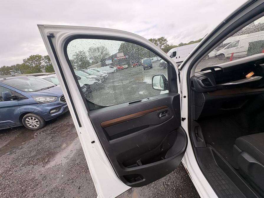 2022 Toyota Proace Verso – Model: Proace Verso Family L1 D-4D Auto – GV71OCK