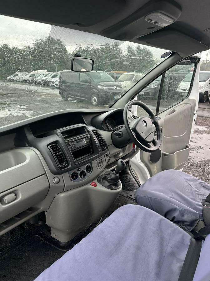 2013 Vauxhall Vivaro Combi – Model: Vivaro ecoFLEX Combi CDTi SWB – EN13FZW
