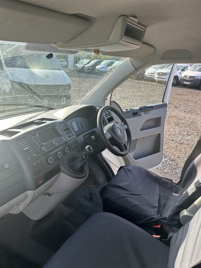 2013 Volkswagen Transporter – Model: Transporter T28 BlueMotion Technology TDI SWB – PJ62OSW