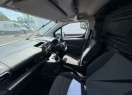 2020 Vauxhall Combo – Model: Combo 2300 Sportive TD S/S – DY70PZH