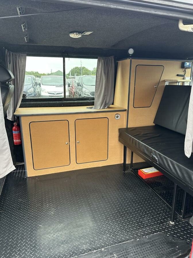 1997 Volkswagen Caravelle – Model: Caravelle Auto SWB – R742TKY