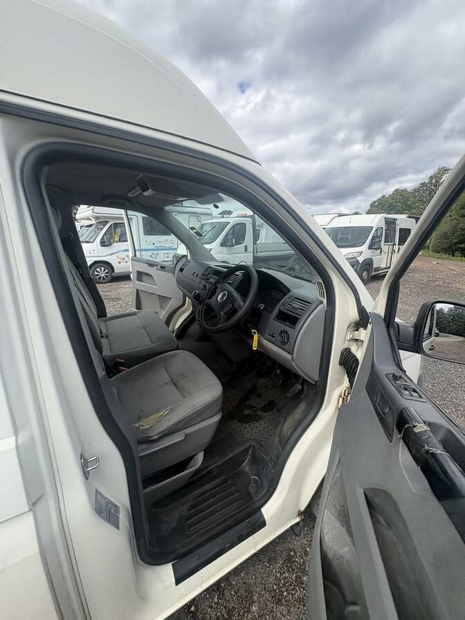 2006 Volkswagen Transporter – Model: Transporter T30 104 TDI LWB – AK06ZLO