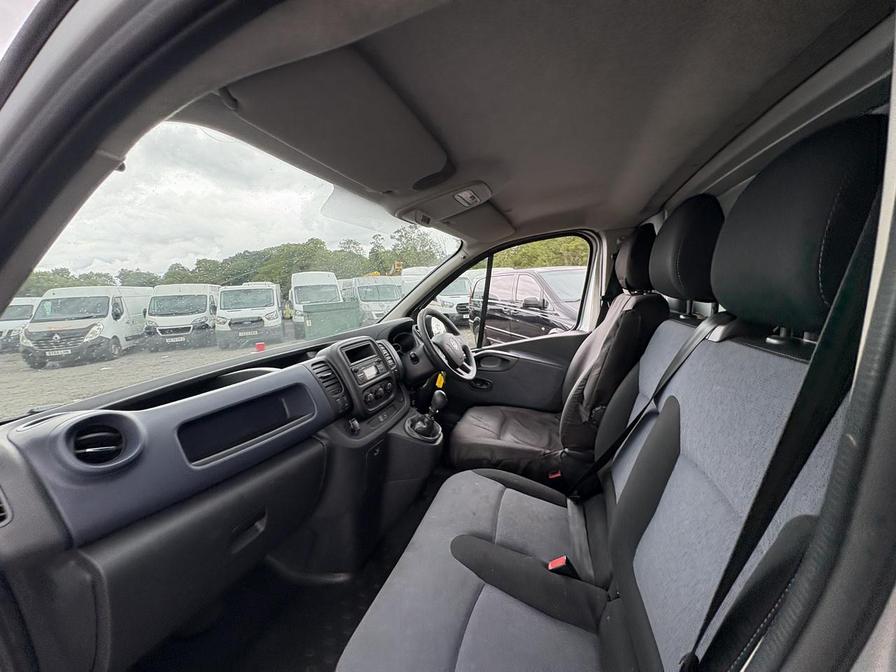 2018 Vauxhall Vivaro – Model: Vivaro 2700 BiTurbo CDTi S/S – SJ68PUA