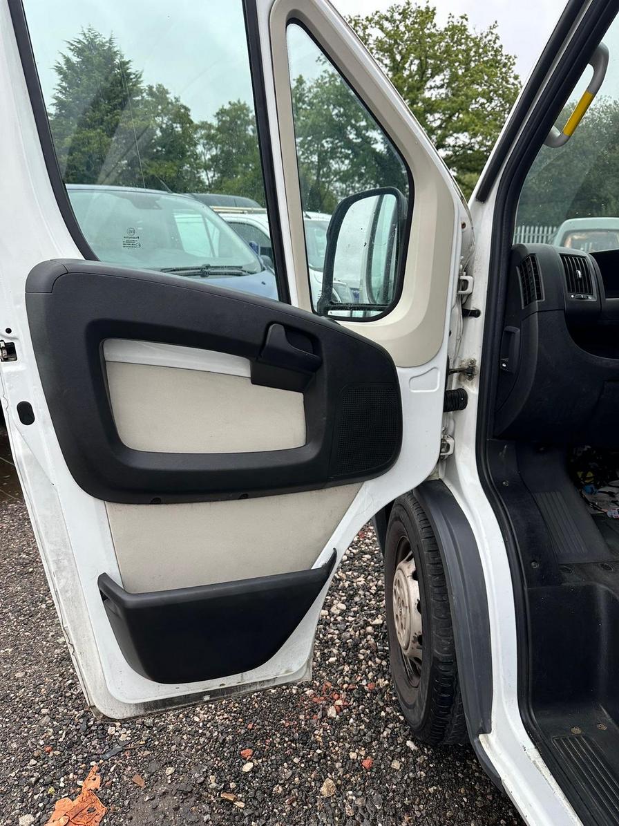 2013 Peugeot Boxer – Model: Boxer 440 L4H2 HDi – HV63VPU