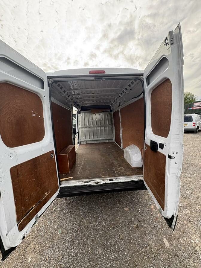 2022 Citroen Relay – Model: Relay 35 L3H2 Enterprise Blue HDi S/S – LD22XCL