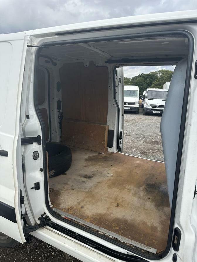2015 Citroen Dispatch – Model: Dispatch 1000 L1H1 Enterprise HDi – PE15KKV