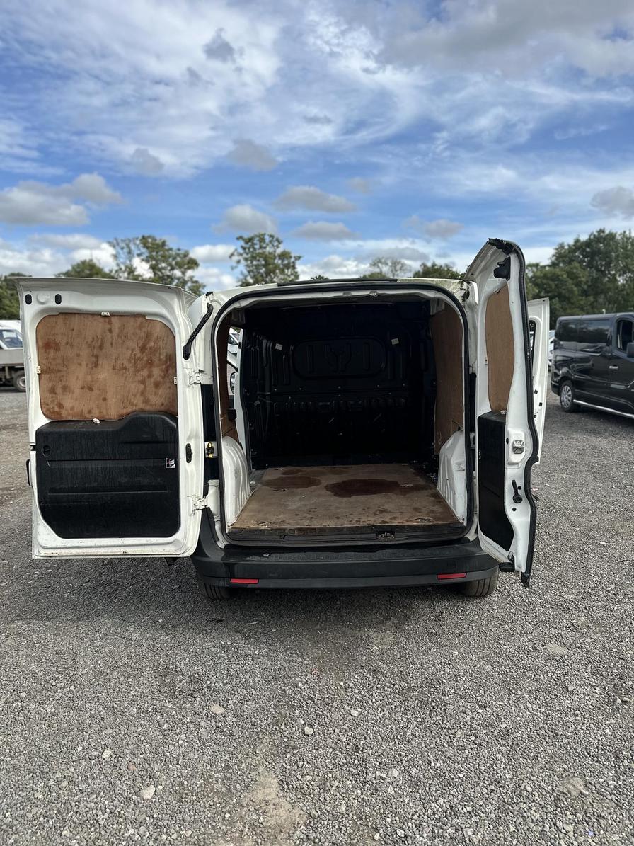 2015 Vauxhall Combo – Model: Combo 2000 L1H1 CDTi – DX65WSJ