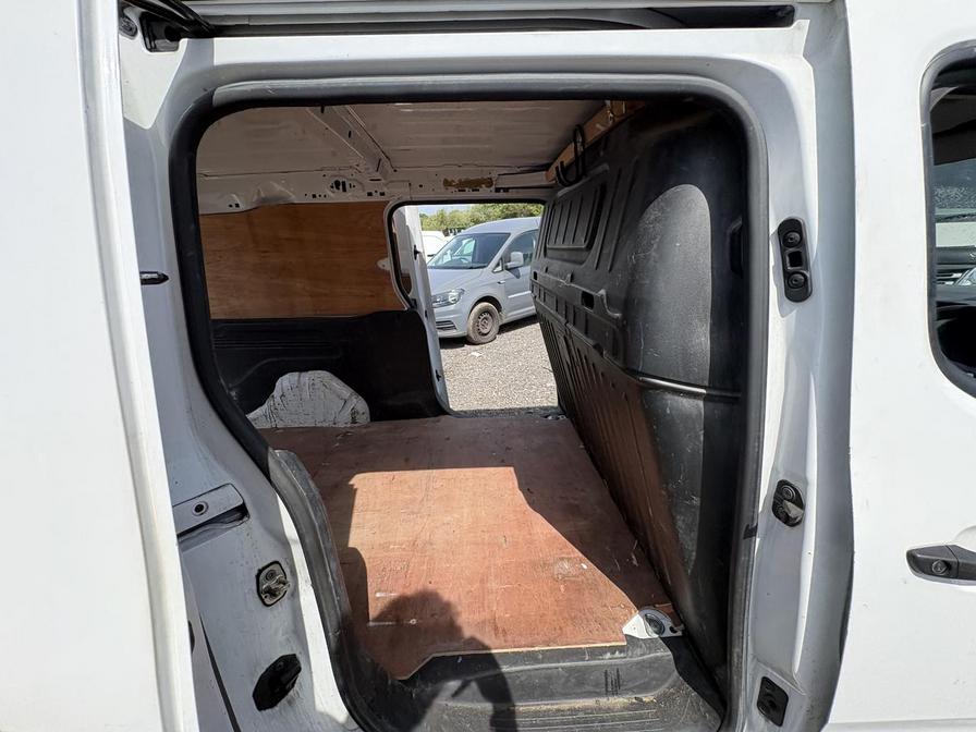 2020 Vauxhall Combo – Model: Combo 2300 Sportive TD S/S – DY70PZH