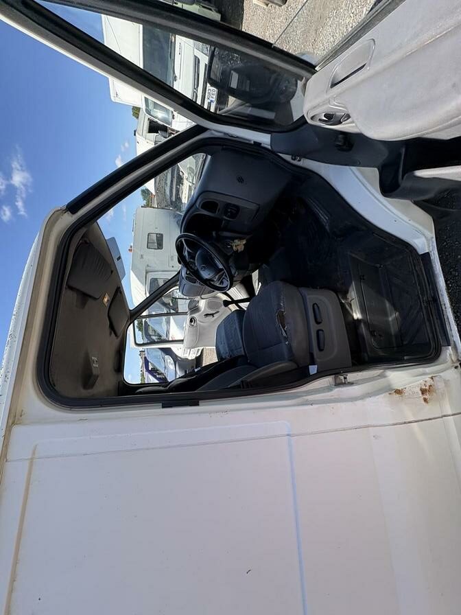 2004 Ford Transit – Model: Transit 300 SWB TD – LD04HJU
