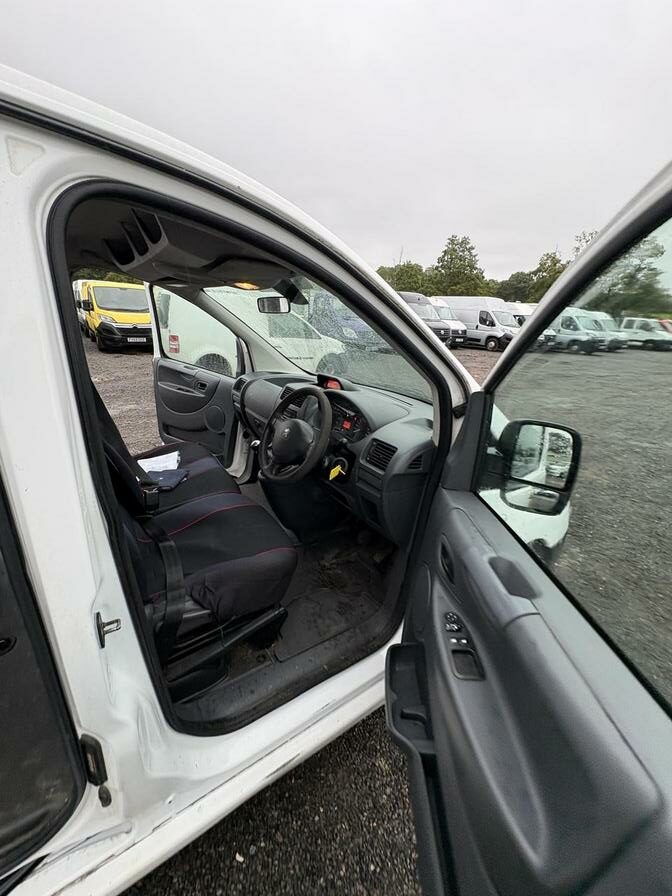 2014 Peugeot Expert Tepee – Model: Expert Tepee S/G L1 HDi – FJ64FRC