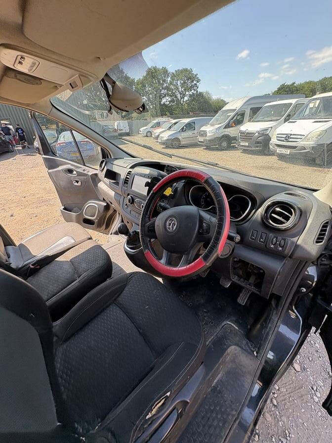 2016 Vauxhall Vivaro – Model: Vivaro 2900 Sportive CDTi Bi-T S/S – LK66WXO