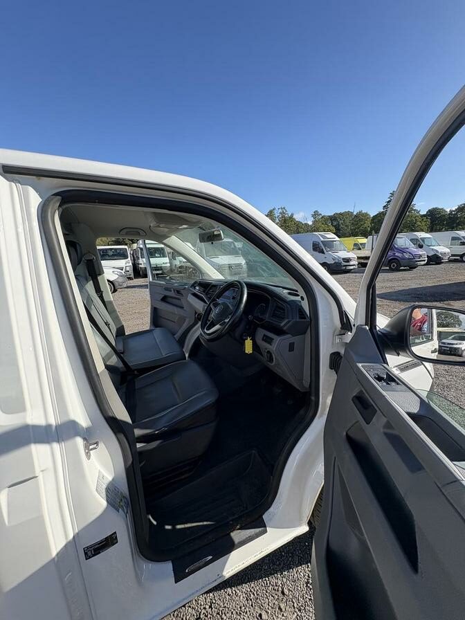 2021 Volkswagen Transporter – Model: Transporter T30 TDI – SG71TNK