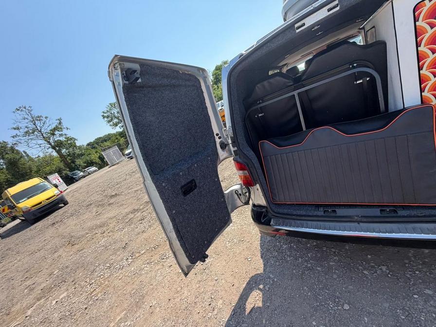 2005 Volkswagen Transporter – Model: Transporter T30 130 TDI LWB Auto – LR55BVW