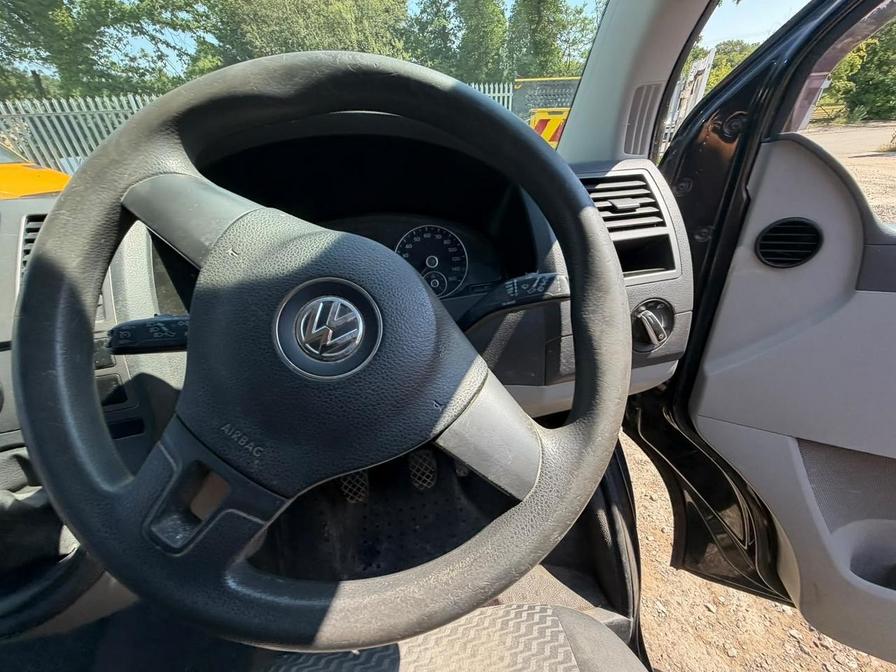 2014 Volkswagen Transporter – Model: Transporter T30 Trendline 180 TDI SWB – SY14UET