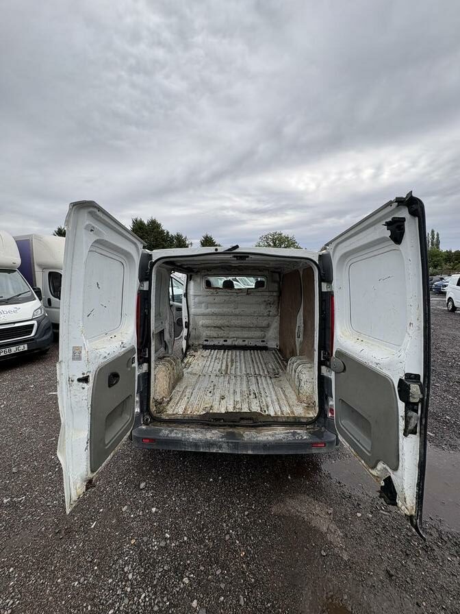 2010 Vauxhall Vivaro – Model: Vivaro 2700 CDTi SWB – LO10XAW