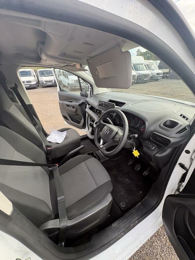 2021 Vauxhall Combo – Model: Combo 2000 Edition – WP71MFZ