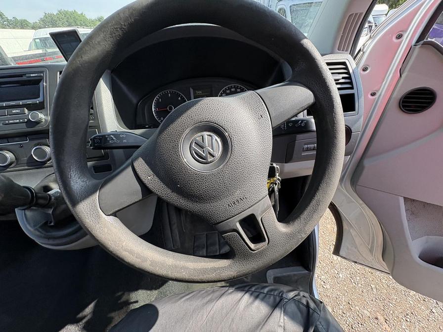 2011 Volkswagen Transporter – Model: Transporter T32 140 TDI LWB – CV61XFS