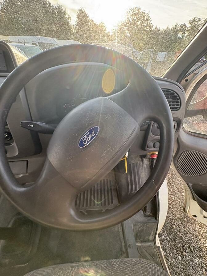 2006 Ford Transit – Model: Transit 350 LWB – EF06EVM