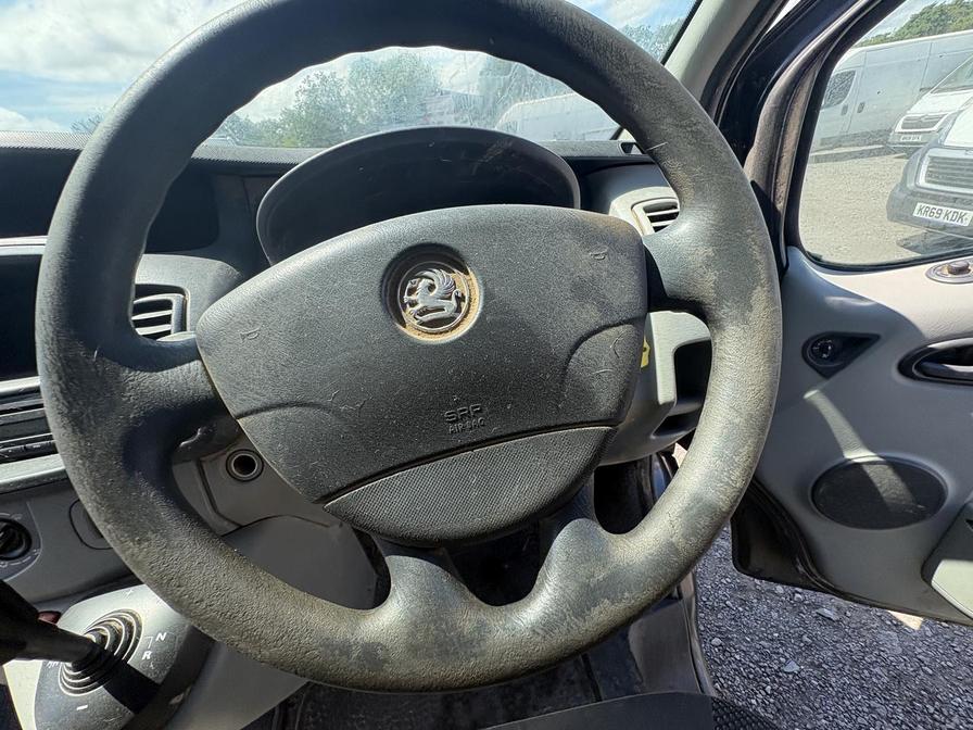 2012 Vauxhall Vivaro Combi – Model: Vivaro 2900 Combi CDTi Semi-Auto 113 – NV61RBO