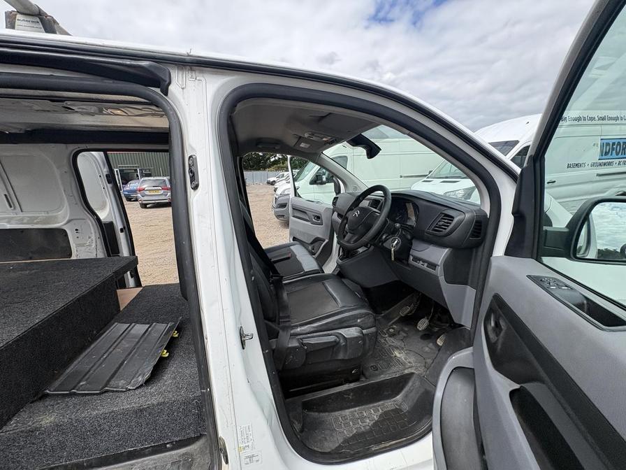 2019 Citroen Dispatch – Model: Dispatch 1400 Enterprise Blue HDi S/S – LF69RSY