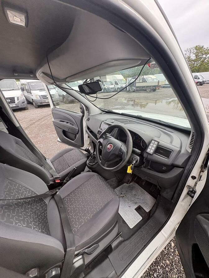 2017 Fiat Doblo Cargo – Model: Doblo 16v SX MultiJet II – YX17VRW