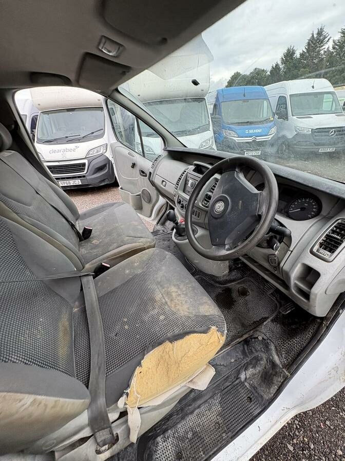 2010 Vauxhall Vivaro – Model: Vivaro 2700 CDTi SWB – LO10XAW