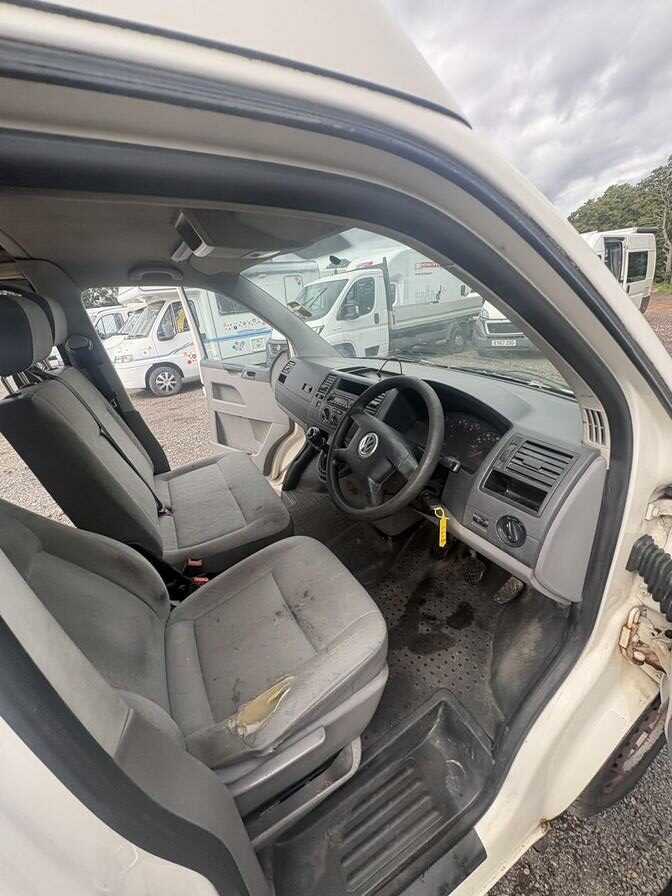 2006 Volkswagen Transporter – Model: Transporter T30 104 TDI LWB – AK06ZLO