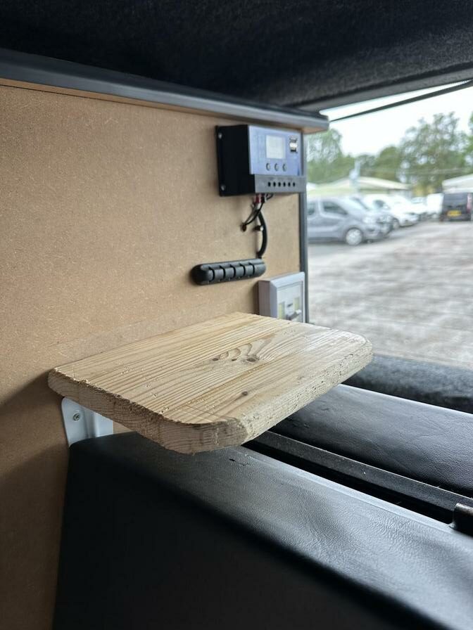 1997 Volkswagen Caravelle – Model: Caravelle Auto SWB – R742TKY