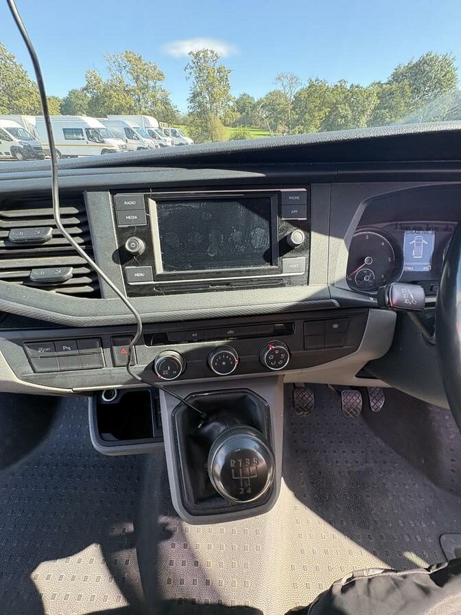 2020 Volkswagen Transporter – Model: Transporter T28 Highline TDI – GL70CZM