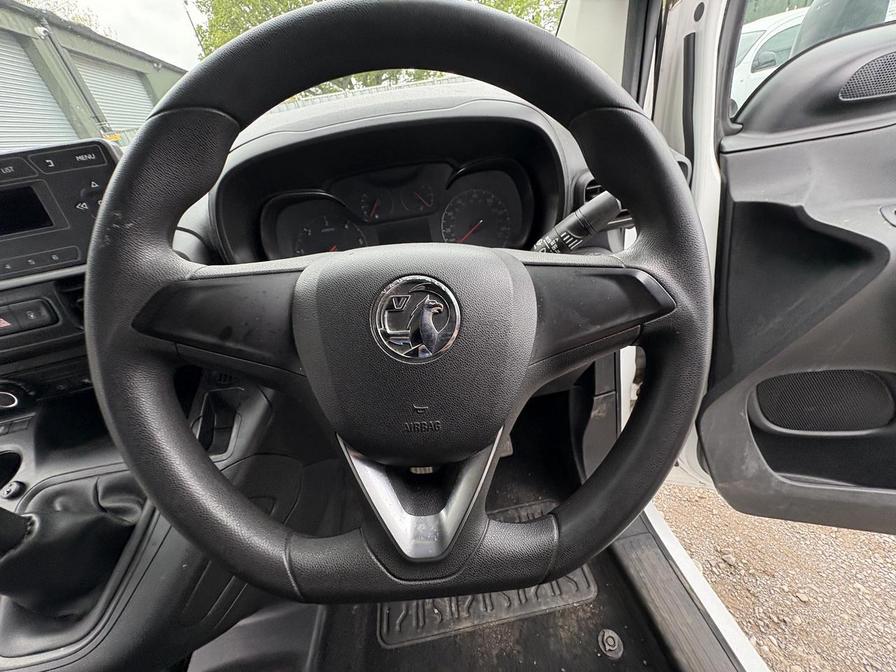 2019 Vauxhall Combo – Model: Combo 2000 Edition TD S/S – BK69BEJ