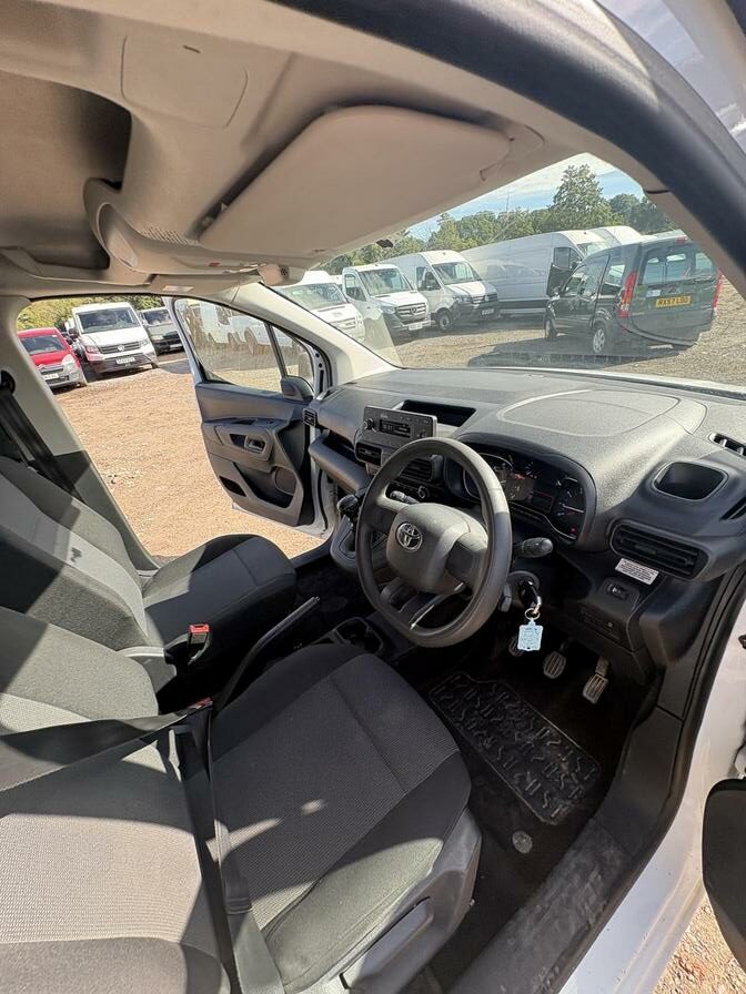 2022 Toyota Proace City – Model: Proace City Active – RXZ4892