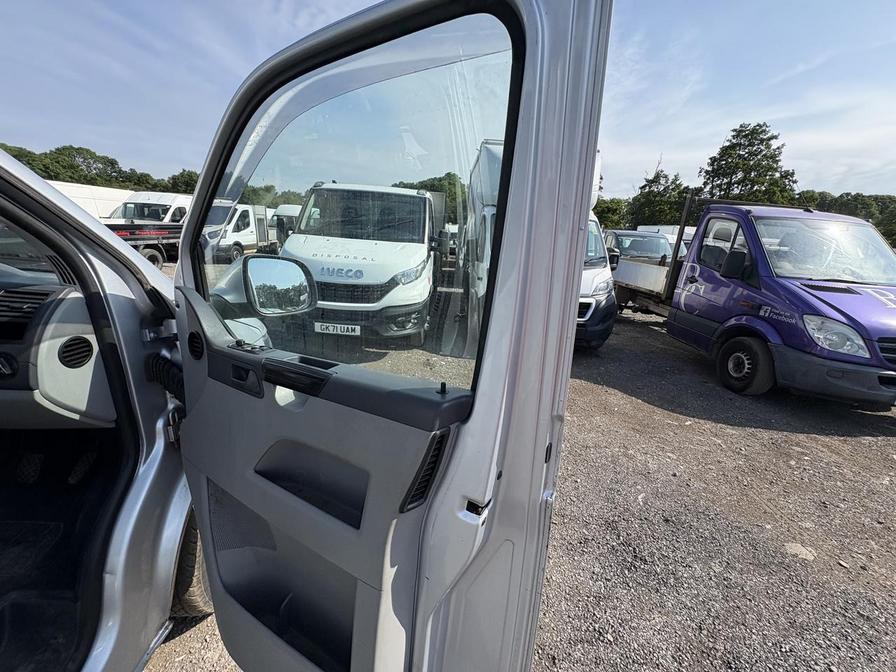 2011 Volkswagen Transporter – Model: Transporter T32 140 TDI LWB – CV61XFS