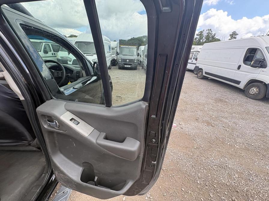 2009 Nissan Navara – Model: Navara Tekna Double Cab dCi – SH59AWV