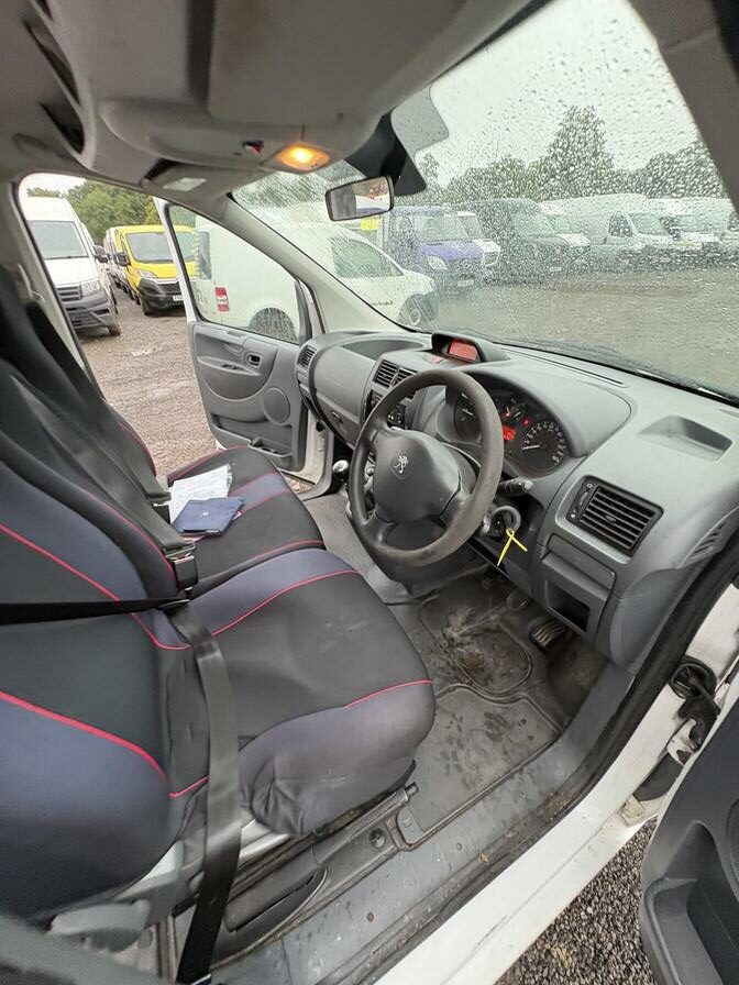 2014 Peugeot Expert Tepee – Model: Expert Tepee S/G L1 HDi – FJ64FRC