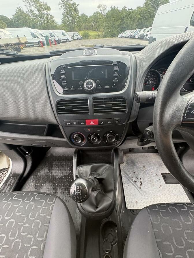 2017 Fiat Doblo Cargo – Model: Doblo 16v SX MultiJet II – YX17VRW