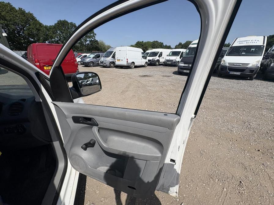 2009 Volkswagen Caddy MaxI – Model: Caddy Maxi C20 TDI 104 – LM59LZF