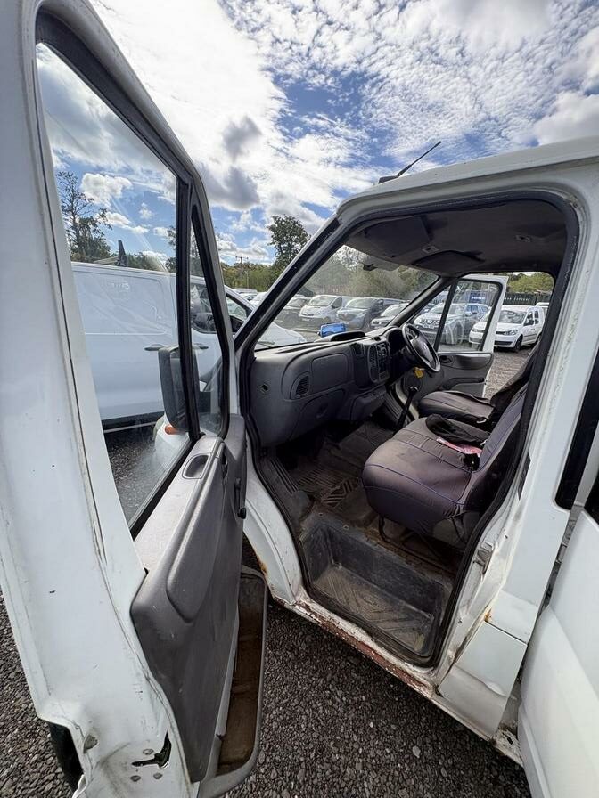 2004 Ford Transit – Model: Transit 350 LWB – MK54KWG