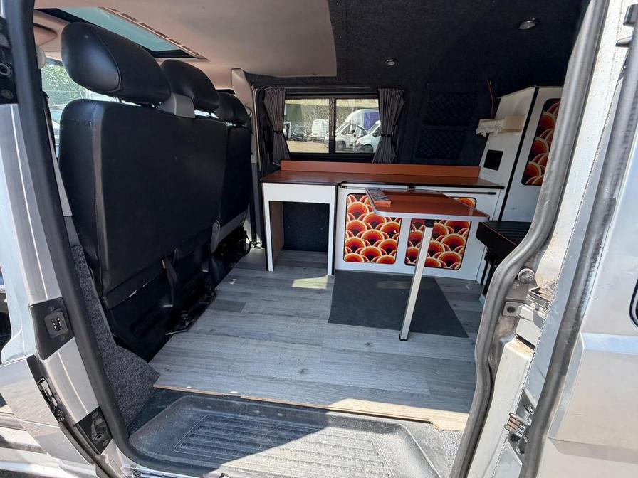 2005 Volkswagen Transporter – Model: Transporter T30 130 TDI LWB Auto – LR55BVW