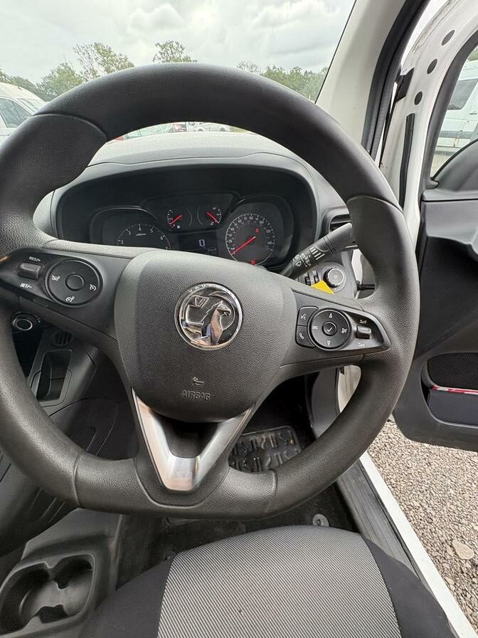 2021 Vauxhall Combo – Model: Combo 2300 Dynamic TD – DS21SZU