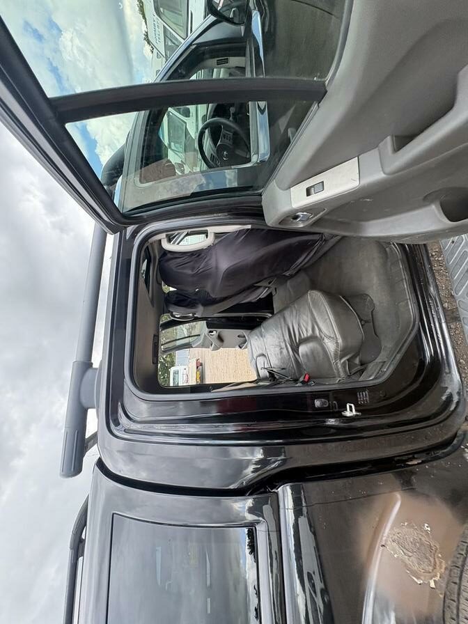 2009 Nissan Navara – Model: Navara Tekna Double Cab dCi – SH59AWV