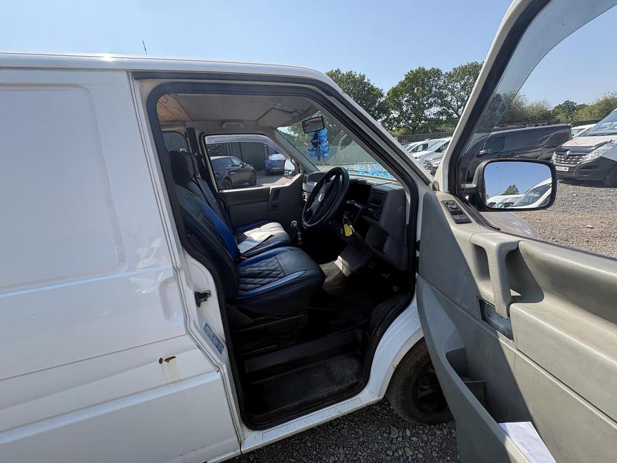 2003 Volkswagen Transporter – Model: Transporter 88 bhp SWB – LM03TPU