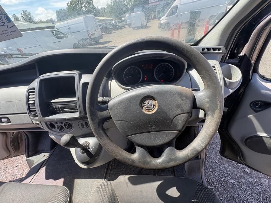 2012 Vauxhall Vivaro Combi – Model: Vivaro 2900 Combi CDTi Semi-Auto 113 – NV61RBO