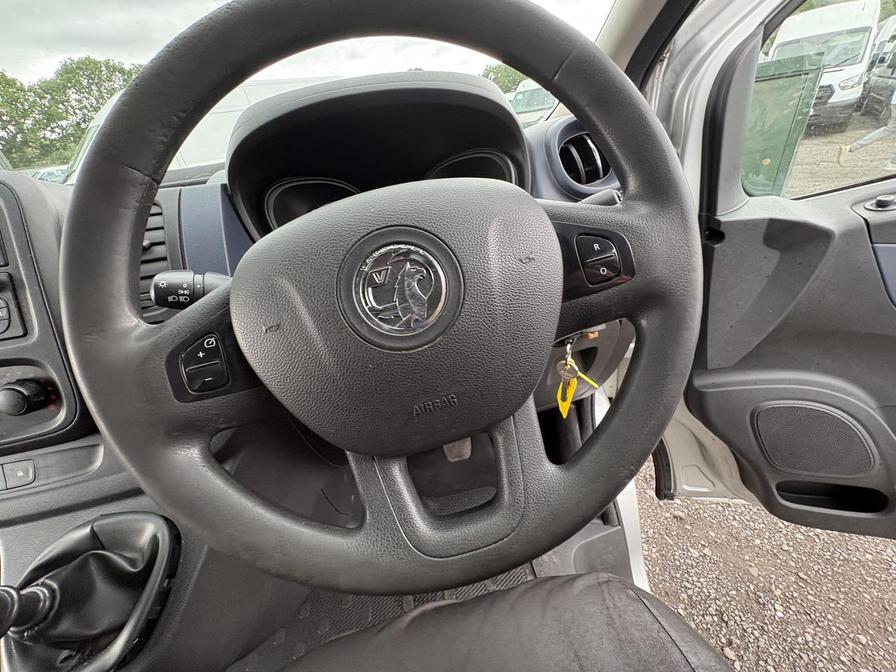 2018 Vauxhall Vivaro – Model: Vivaro 2700 BiTurbo CDTi S/S – SJ68PUA