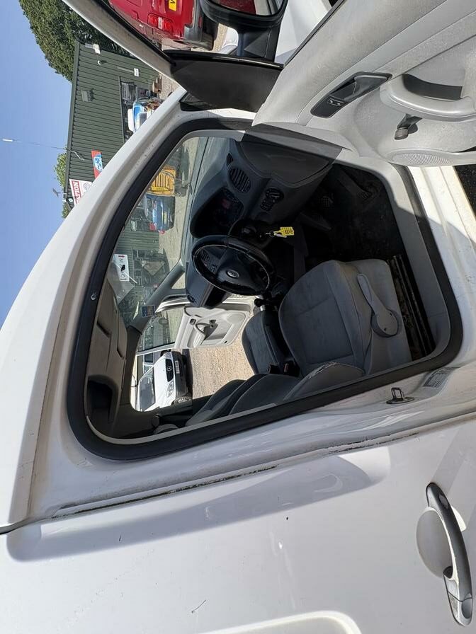 2009 Volkswagen Caddy MaxI – Model: Caddy Maxi C20 TDI 104 – LM59LZF