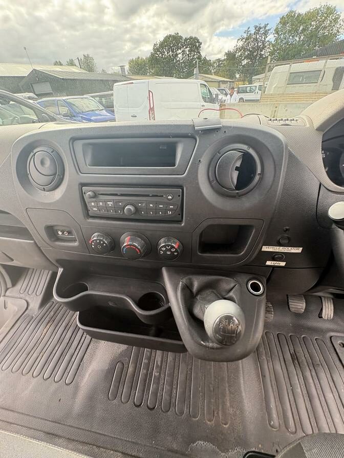 2012 Renault Master – Model: Master MLL35 dCi DRW – NX62FON