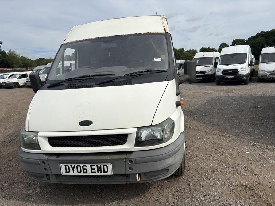 2006 Ford Transit – Model: Transit Minibus – DY06EWD