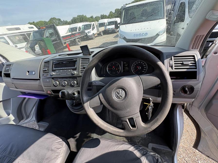 2011 Volkswagen Transporter – Model: Transporter T32 140 TDI LWB – CV61XFS