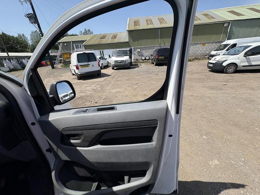 2019 Vauxhall Vivaro – Model: Vivaro 2900 Edition S/S – SA69UNF
